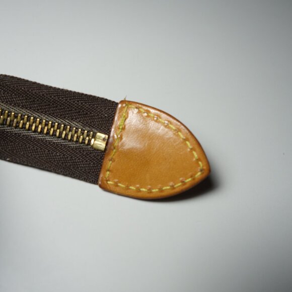 Vtg Louis Vuitton Monogram Posh Toilette 26 Cosmetic Pouch, Size 9 in x 9.5 in - Picture 5 of 16